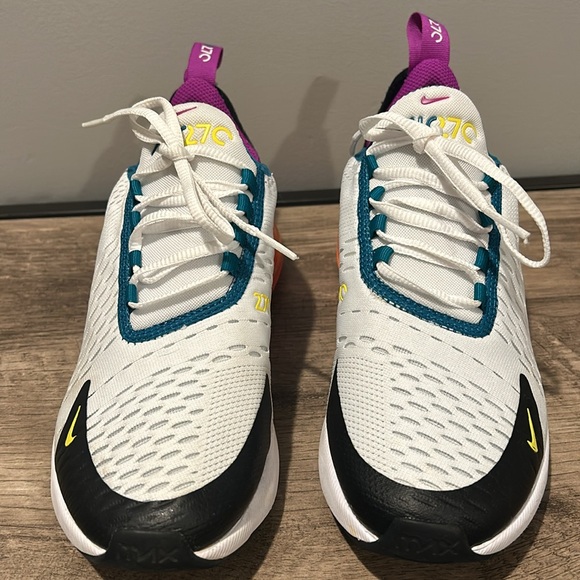 Unisex Nike Air Max 270 Vivid Purple Sneakers - Picture 2 of 11